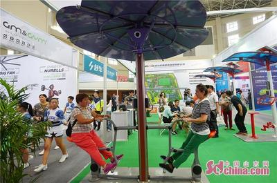 “黑科技”健身器械亮相青岛全民健身周，科技赋能全民健康生活